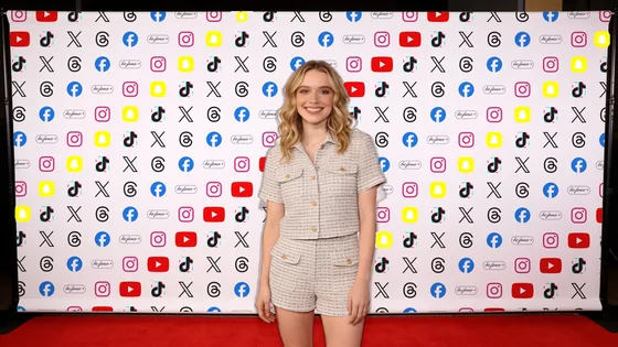 Model vor der be fame Presswand